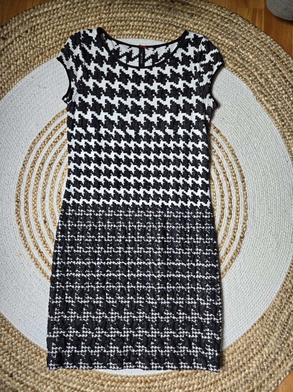 Marc Cain Black & White Houndstooth Midi Dress Quiet Luxury  Modest Chic Retro 8